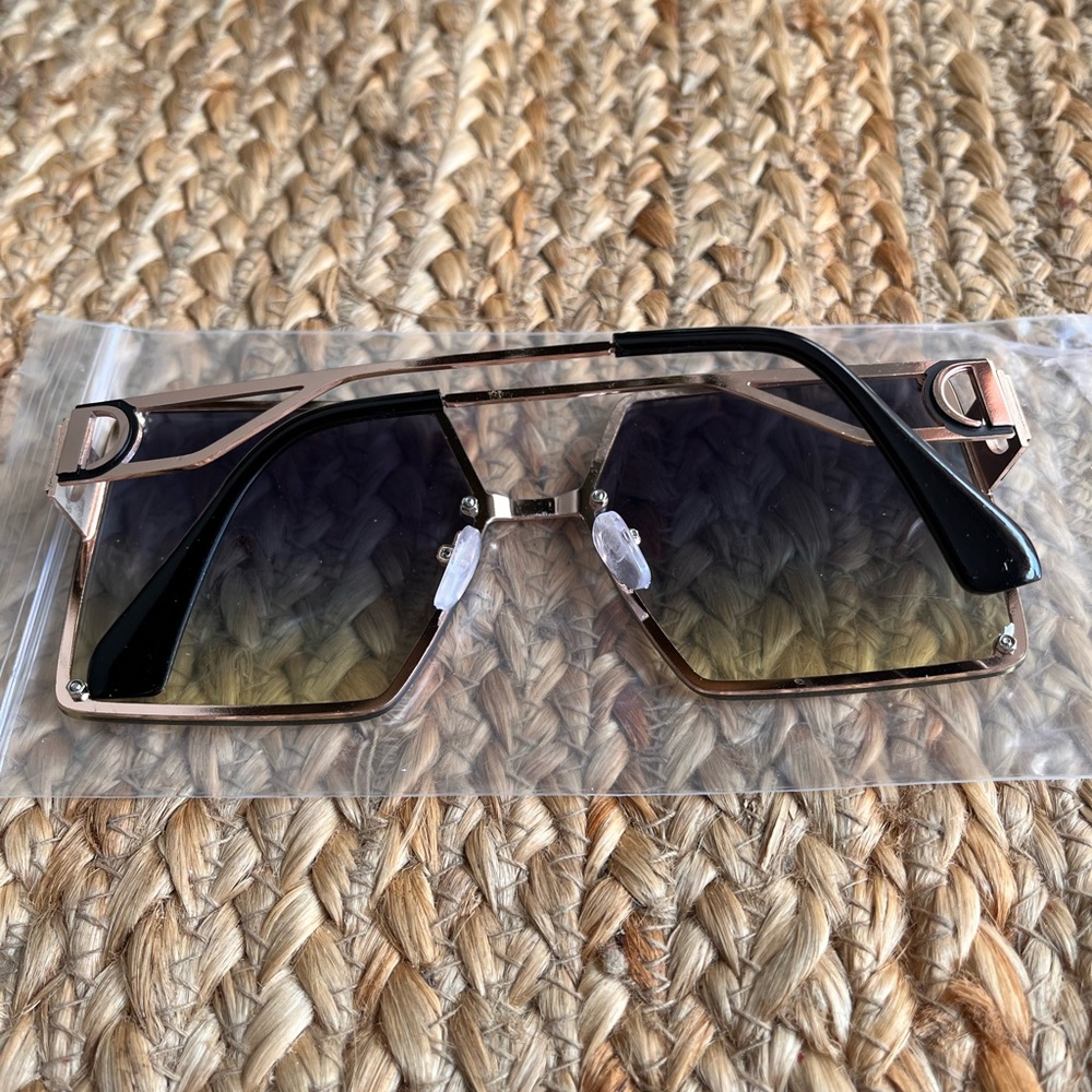 Sunglasses - Picture 3 of 5